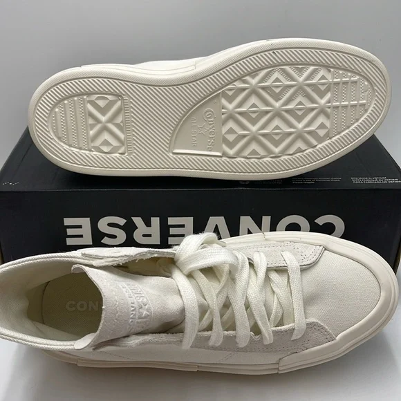 Converse WMNS CTAS CRUISE HI
EGRET/EGRET/EGRET A04688C Platforms Sneakers - Picture 6 of 16